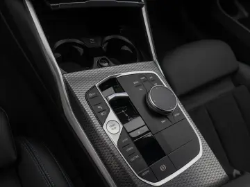 330e M Sport HUD DAB PDC Geschwindigkeitsreg