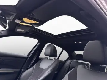 330i M SPORT PRO AdLED DAPr Glasd 360  H K 19