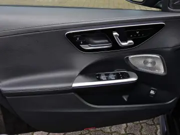 C 300 d 4M AMG KAMERA DISTRONIC MEMORY HIFI 19