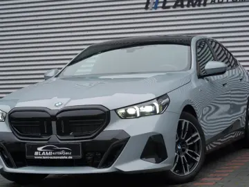 520i M Sport PANO H&K CARBON 360 HUD KEYLESS