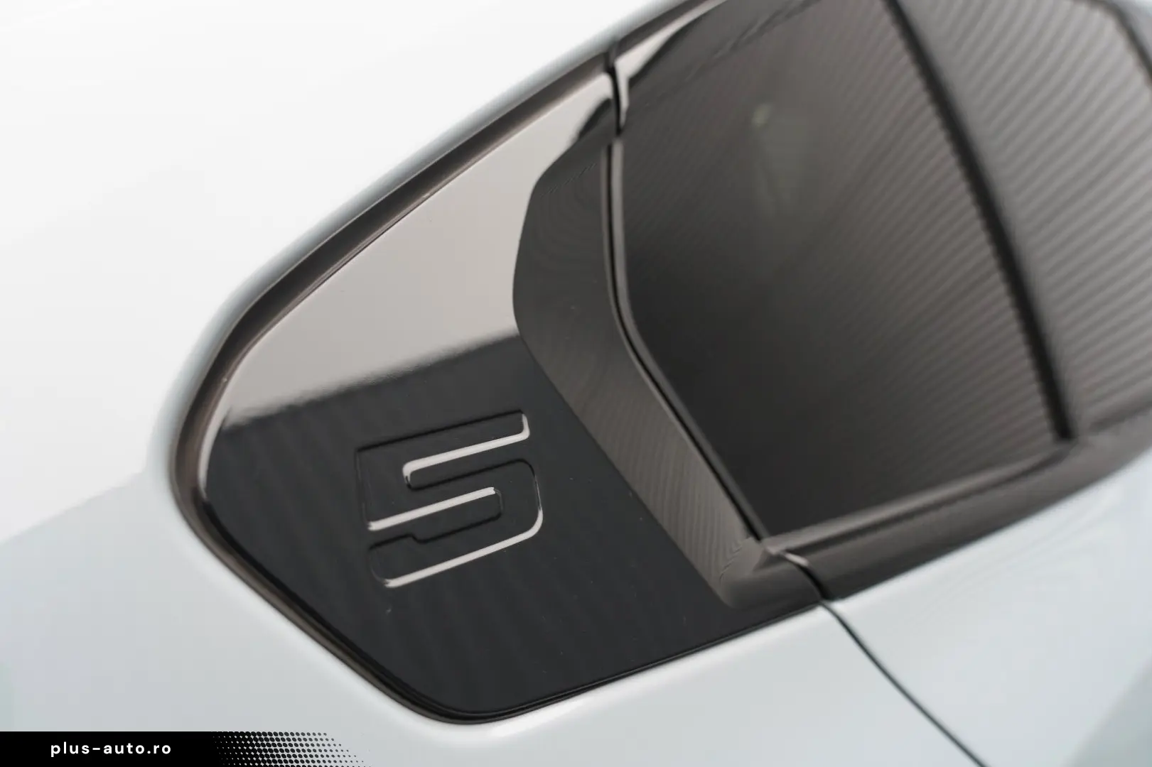 520i M Sport PANO H&K CARBON 360 HUD KEYLESS