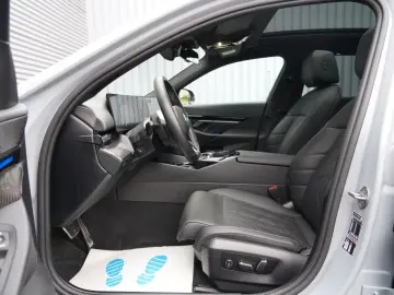 520i M Sport PANO H&K CARBON 360 HUD KEYLESS