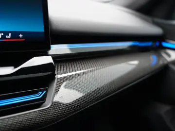 520i M Sport PANO H&K CARBON 360 HUD KEYLESS