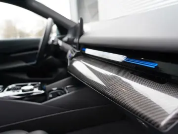 520i M Sport PANO H&K CARBON 360 HUD KEYLESS