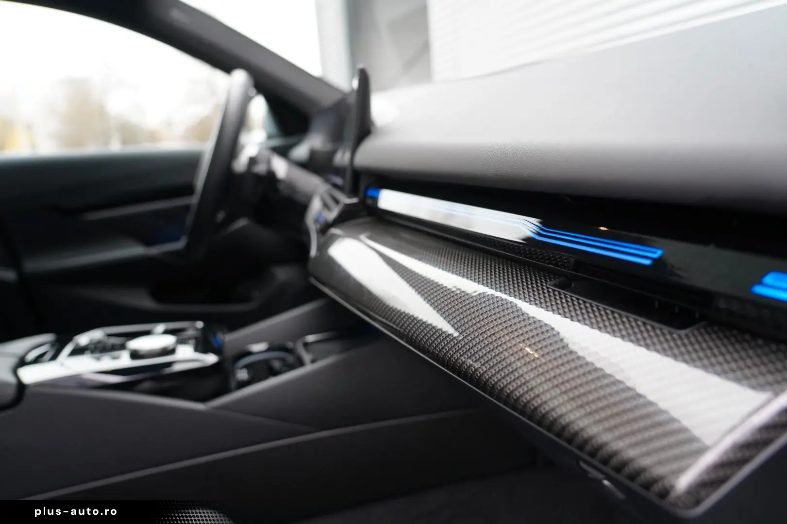 520i M Sport PANO H&K CARBON 360 HUD KEYLESS