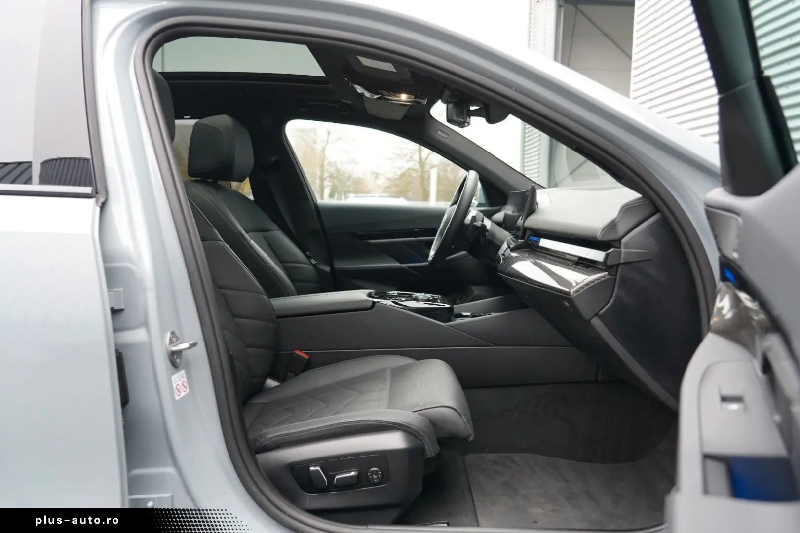 520i M Sport PANO H&K CARBON 360 HUD KEYLESS