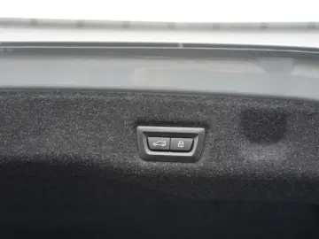 520i M Sport PANO H&K CARBON 360 HUD KEYLESS