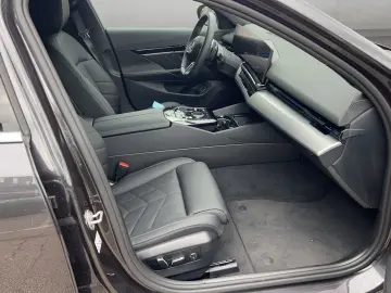 520i LIMOUSINE M SPORT LED KOMFORTZUG PARKING AS