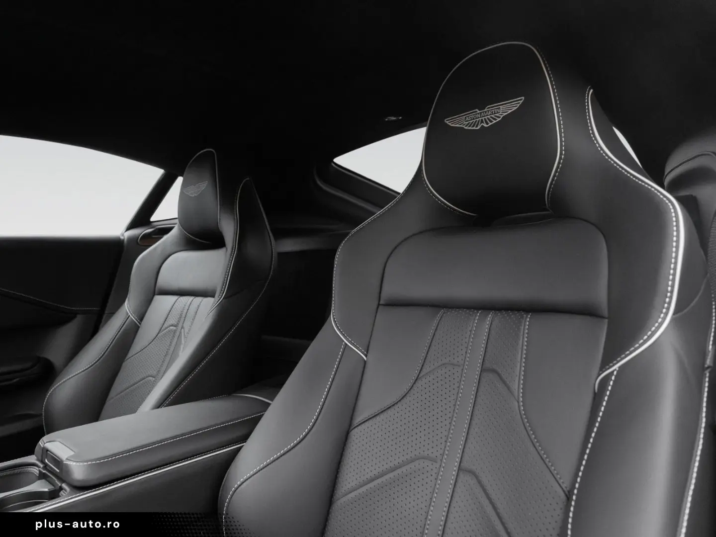 V8 Vantage MY25   Launch Pack   Bowers&Wilkins