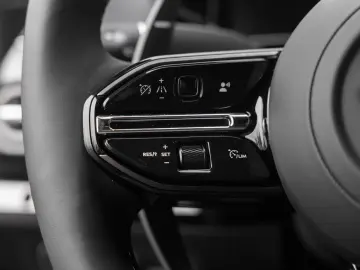 V8 Vantage MY25   Launch Pack   Bowers&Wilkins