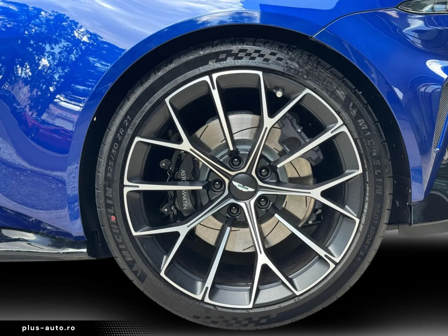 V8 Vantage MY25   Soundsystem