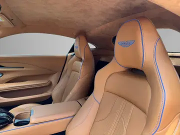 V8 Vantage MY25   Soundsystem