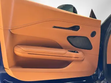 V8 Vantage MY25   Soundsystem