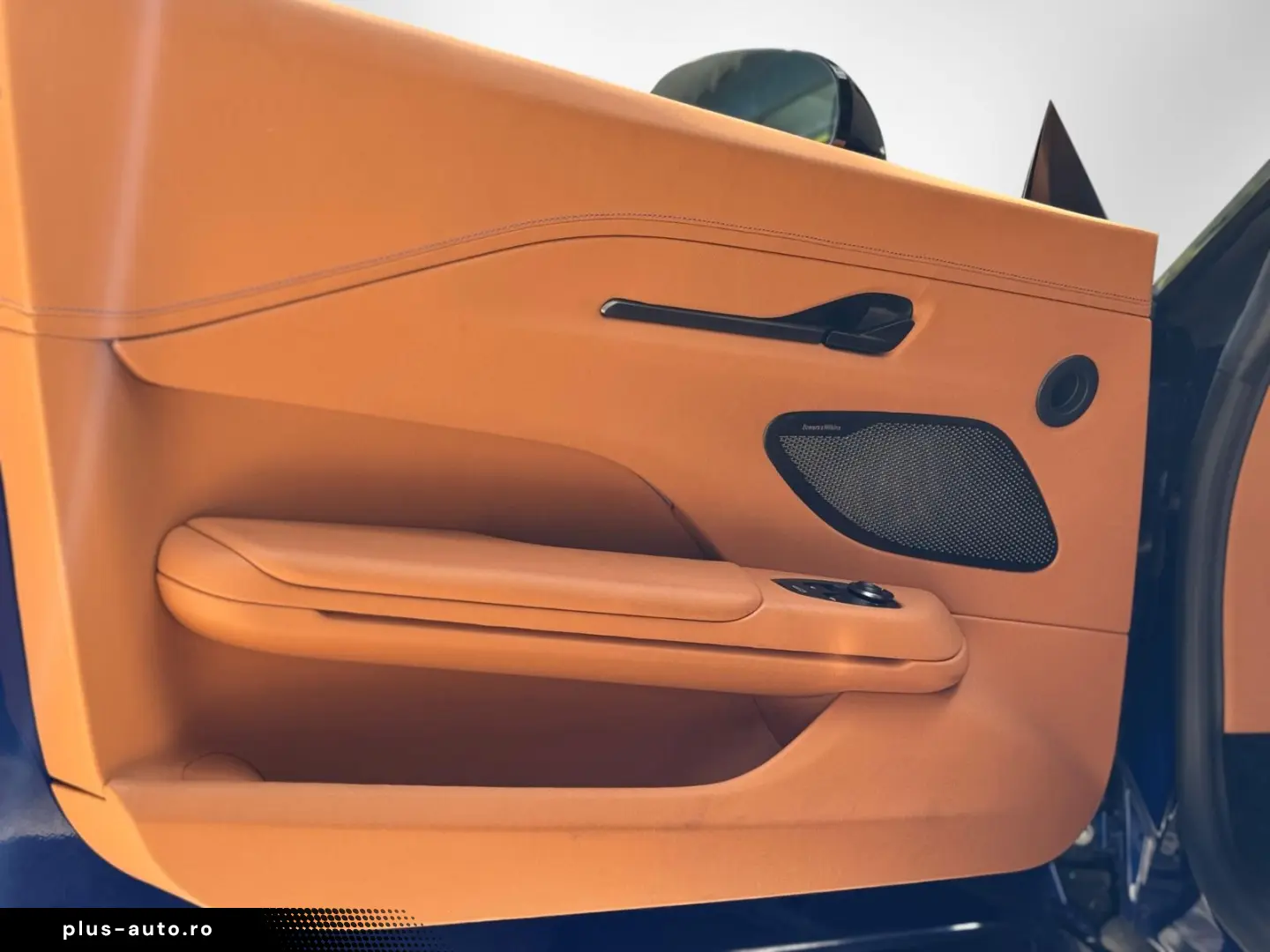 V8 Vantage MY25   Soundsystem