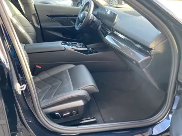 520 i M Sport UPE 77.000€ HeadUp 360 Kamera