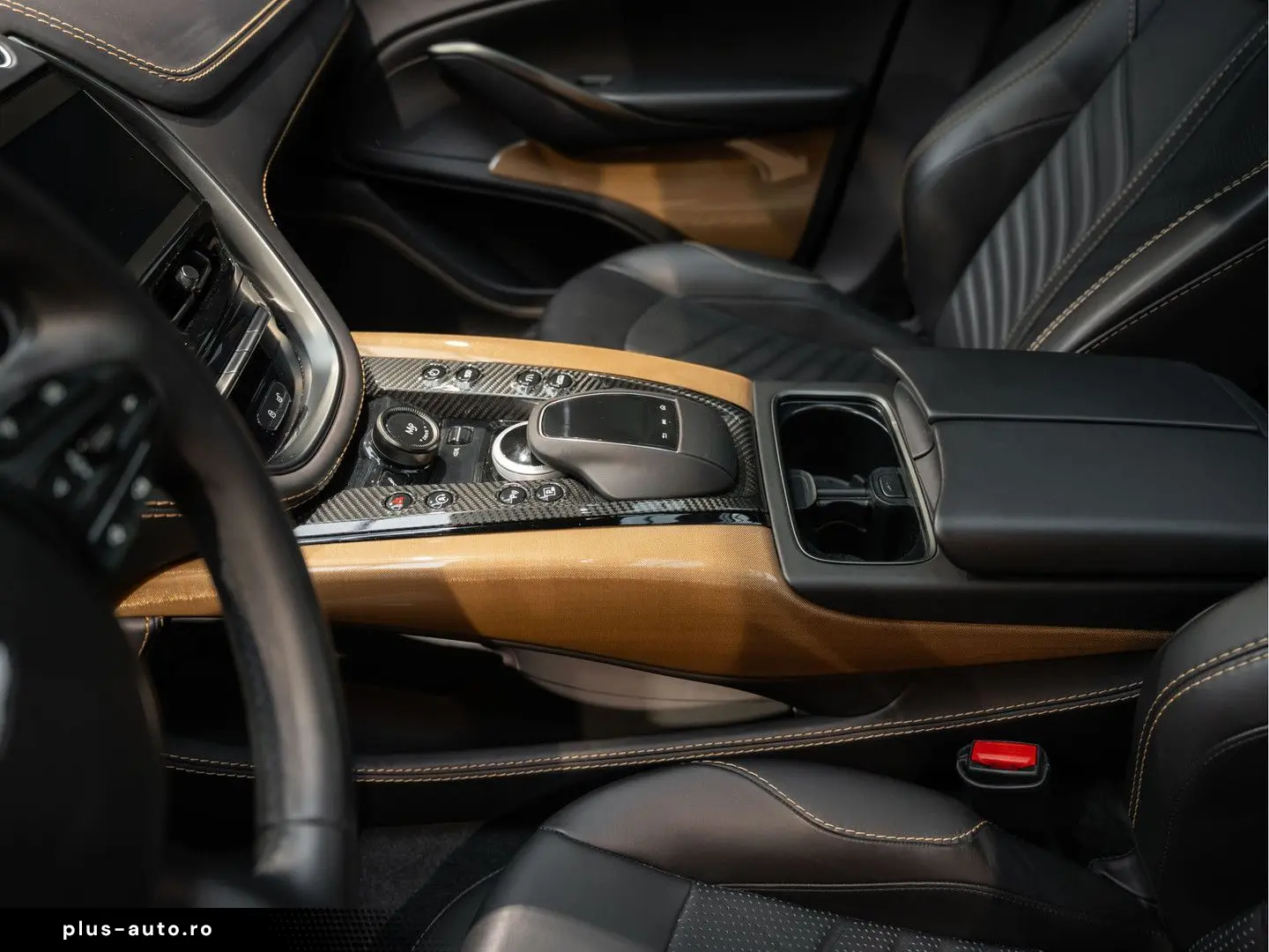 DBX 707 4.0 V8 Stoelventilatie Pano 4.0 V8 707 A