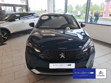 3008 Plug-In Hybrid 225 e-EAT8 Allure Pack