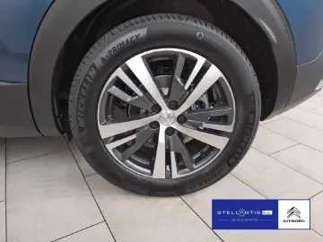 3008 Plug-In Hybrid 225 e-EAT8 Allure Pack