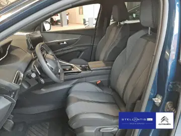 3008 Plug-In Hybrid 225 e-EAT8 Allure Pack