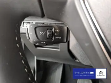 3008 Plug-In Hybrid 225 e-EAT8 Allure Pack