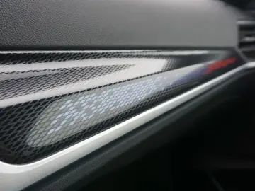 M240i xDrive Coupé Sportpaket HK HiFi DAB LED