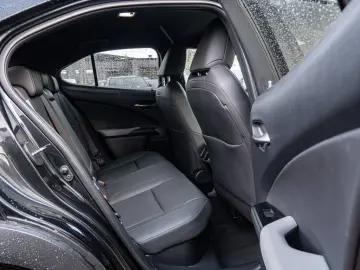 UX 250 h Style  KLIMA SHZ ACC LED SCHEINWERFER