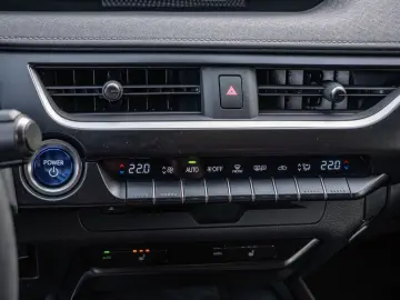 UX 250 h Style  KLIMA SHZ ACC LED SCHEINWERFER