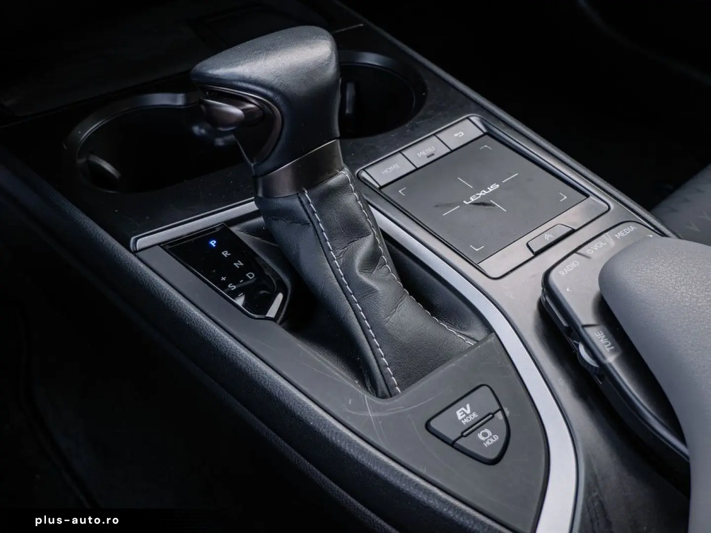 UX 250 h Style  KLIMA SHZ ACC LED SCHEINWERFER