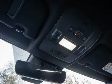 UX 250 h Style  KLIMA SHZ ACC LED SCHEINWERFER