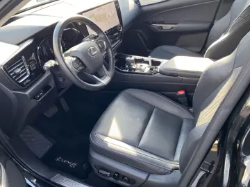 NX 350h E-FOUR Executive Line  360  HUD el Sitze