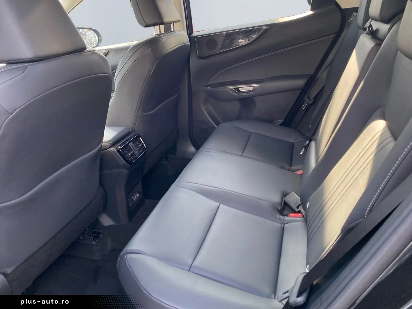 NX 350h E-FOUR Executive Line  360  HUD el Sitze