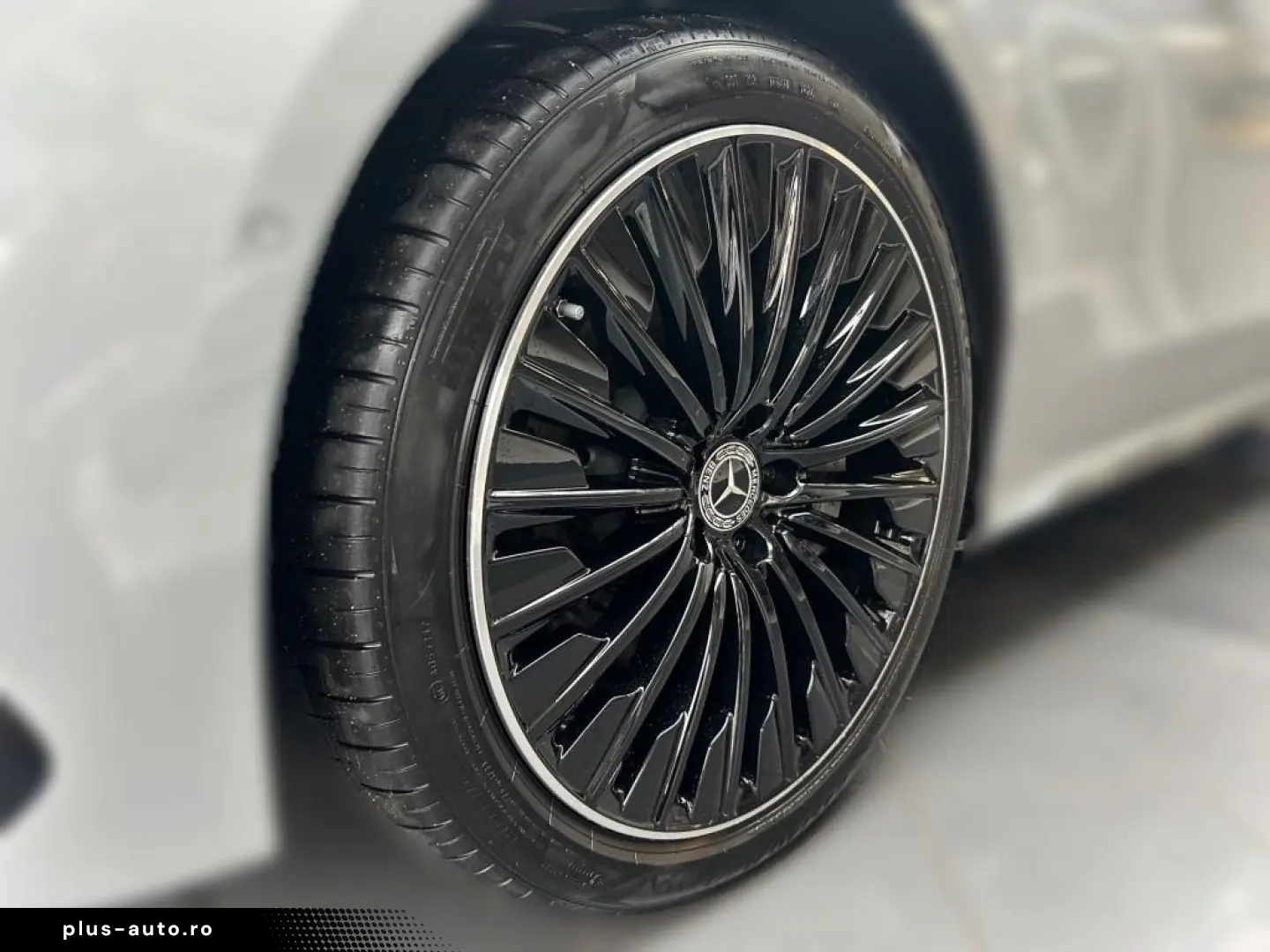 E 450 4M AMG  PANO  BURMESTER  HUD  SUPERSCREEN