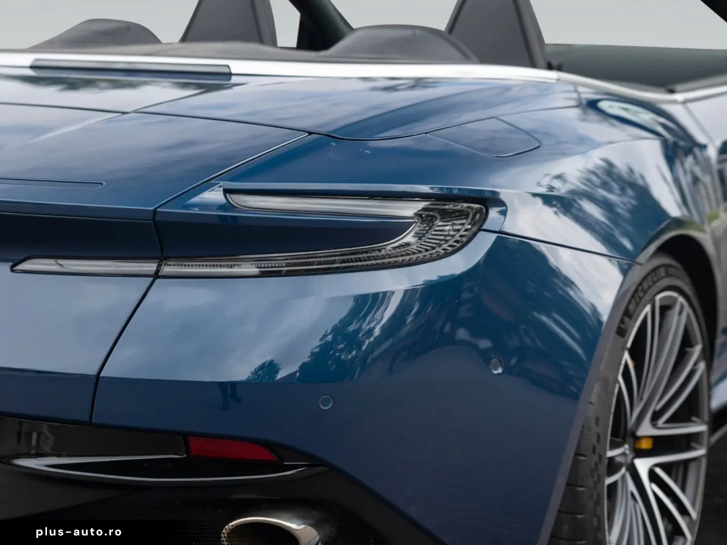 DB12 Volante   Q-SeychellesBlue   Bowers&Wilkins