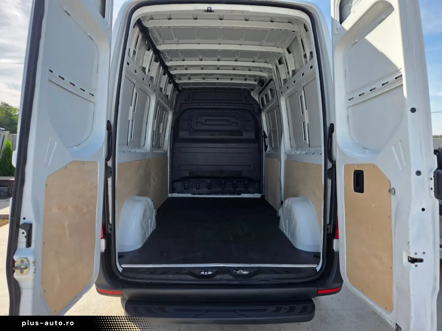 MERCEDES BENZ NEW SPRINTER L3H2