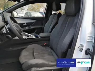 3008 Plug-In Hybrid4 300 e-EAT8 GT