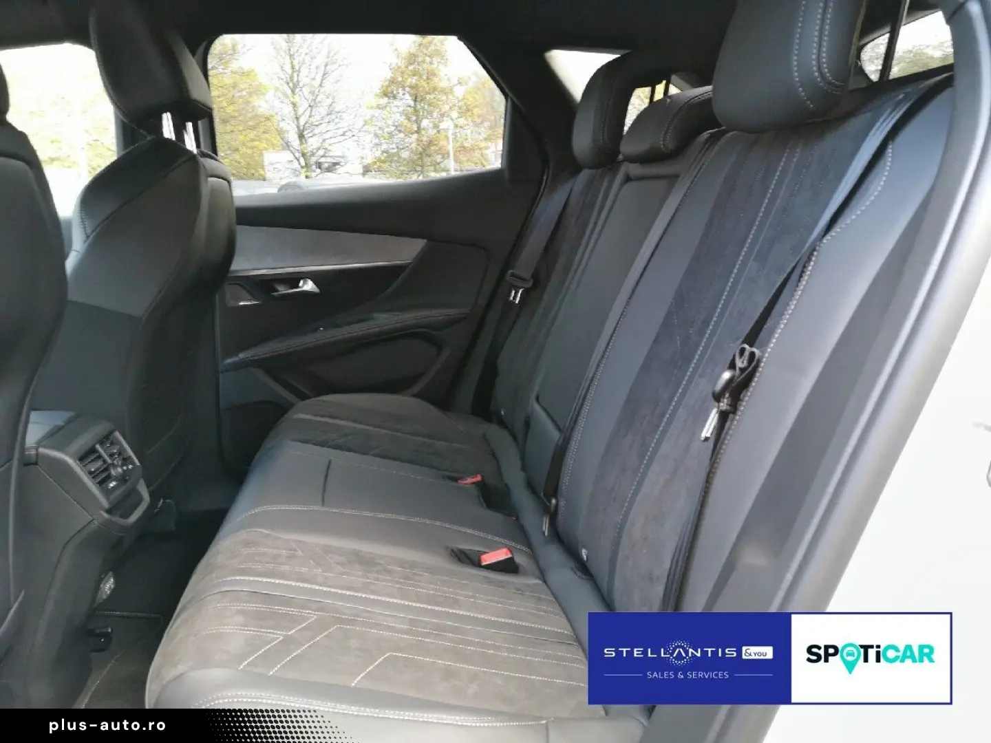 3008 Plug-In Hybrid4 300 e-EAT8 GT