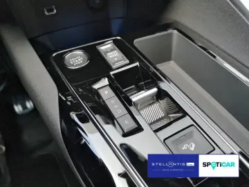 3008 Plug-In Hybrid4 300 e-EAT8 GT