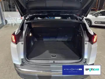 3008 Allure Pack Hybrid EAT8 Alcantara Pano Navi