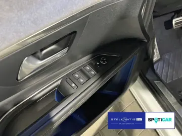 3008 Allure Pack Hybrid EAT8 Alcantara Pano Navi