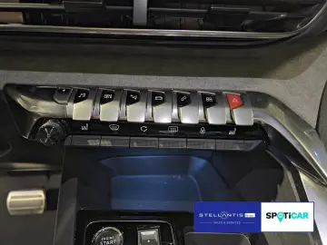 3008 Allure Pack Hybrid EAT8 Alcantara Pano Navi