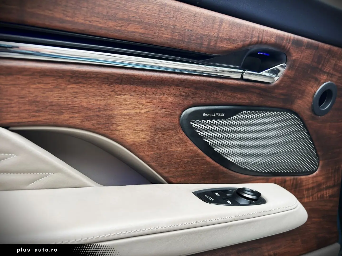 DB12 Volante Carribean Blue Pearl Carbonbremse