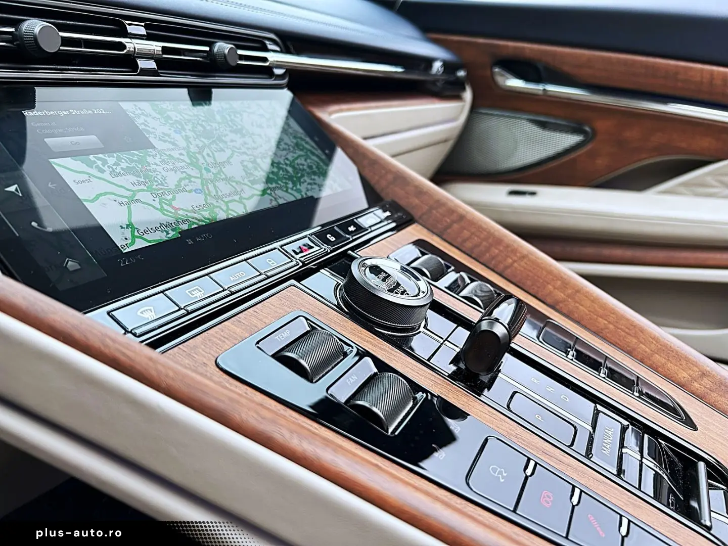 DB12 Volante Carribean Blue Pearl Carbonbremse