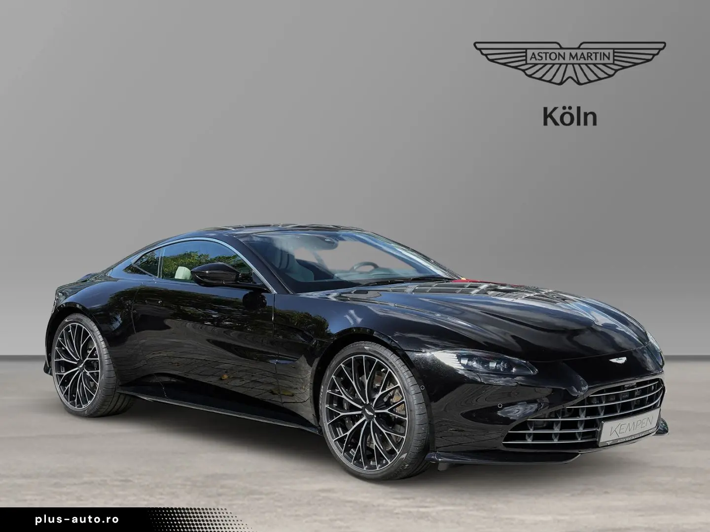 Vantage V8 Onyx Black   Ivory