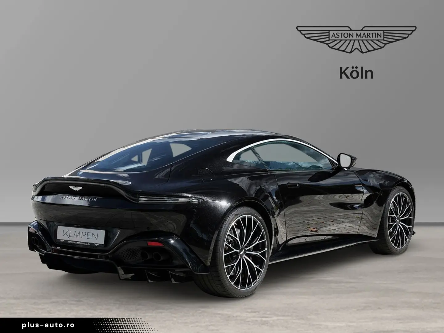 Vantage V8 Onyx Black   Ivory