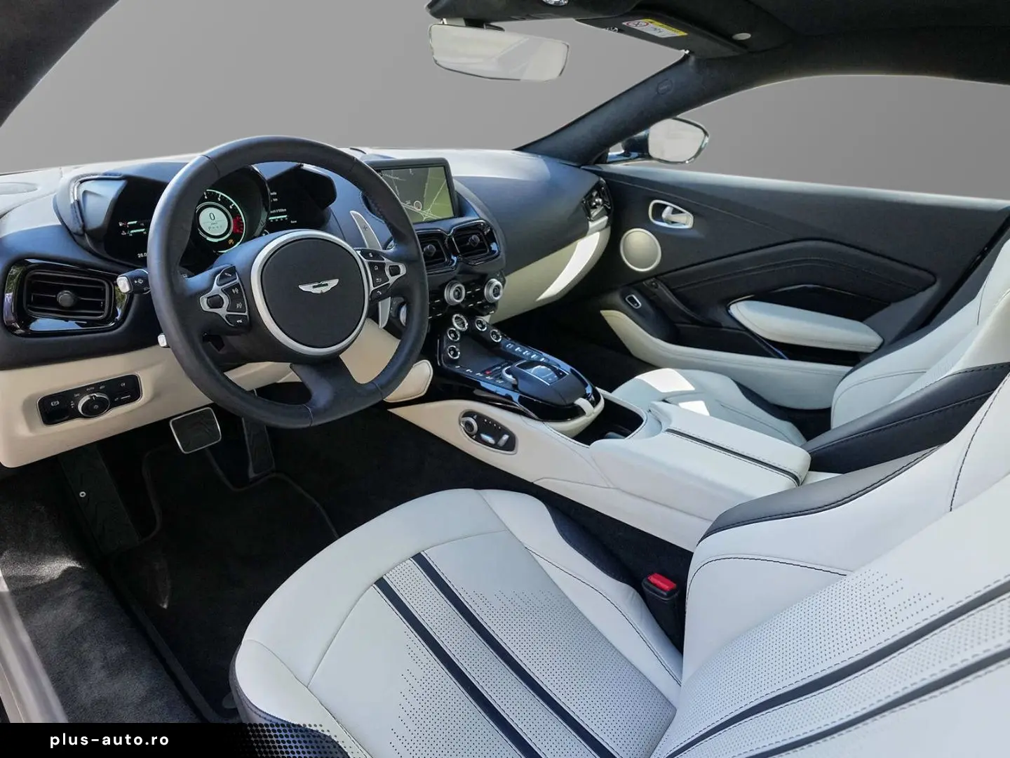 Vantage V8 Onyx Black   Ivory