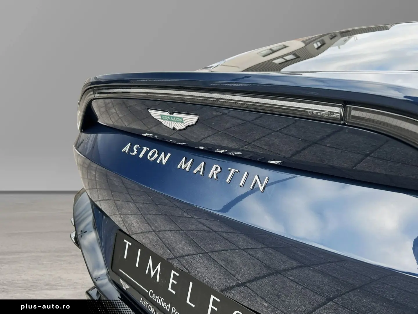 Vantage Seychelles Blue Bowers & Wilkins