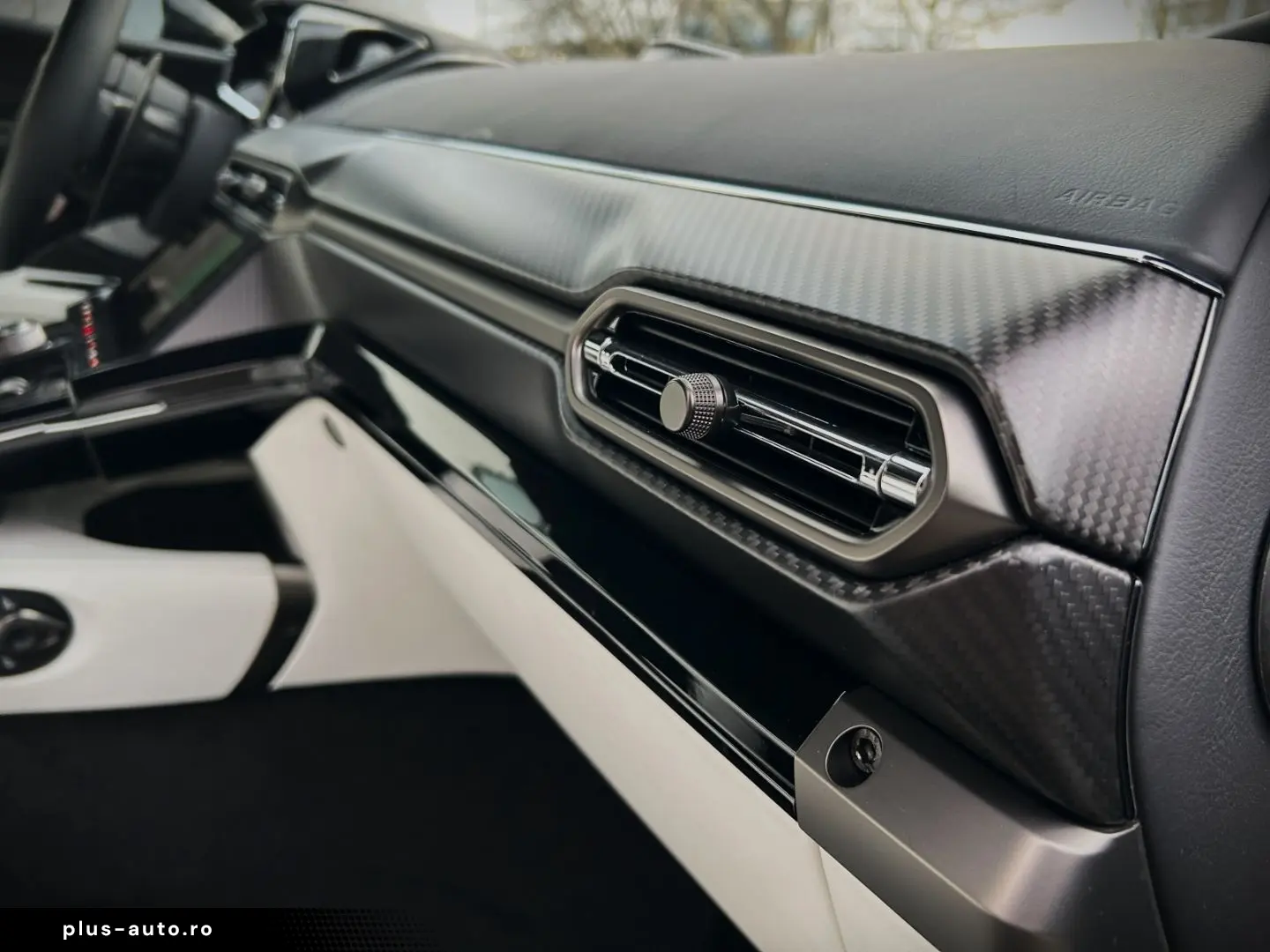 Vantage Seychelles Blue Bowers & Wilkins