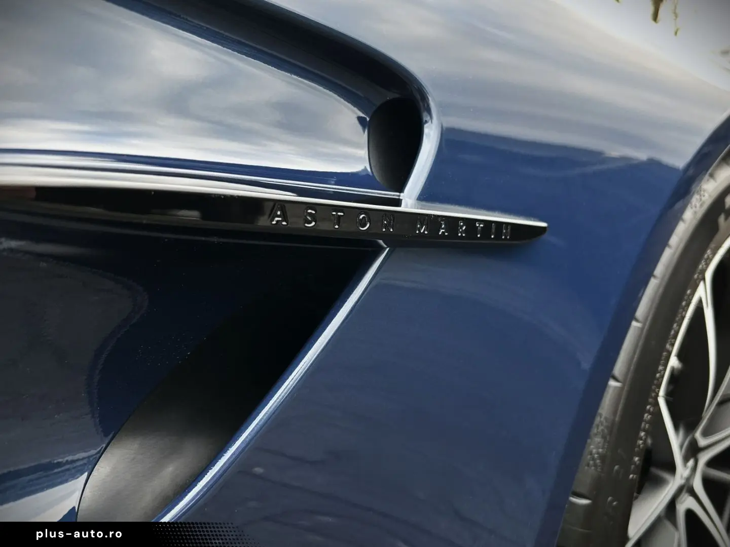 Vantage Seychelles Blue Bowers & Wilkins