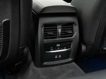 330i xD M Sport Kamera HUD DAB ACC Alarm 19