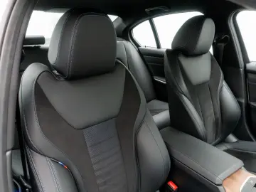 330i xD M Sport Kamera HUD DAB ACC Alarm 19